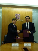 Prof. Michael Farthing (left) , Vice-Chancellor, University of Sussex visited CUHK on 6 Dec 2013 and met with Prof. Joseph Sung (right).